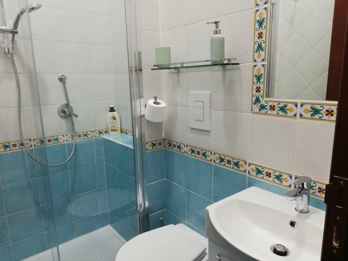 Casa Lillina A Toledo , Near Piazza Del Plebiscito Naples
